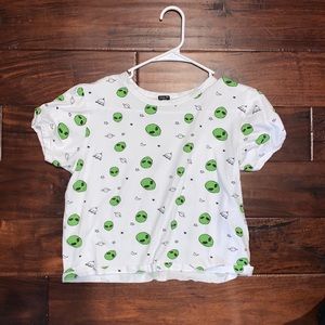 Alien kinda cropped shirt